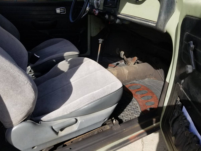 Illustration for article titled At $2,400, Would You Make a Run For The Border in This 1968 VW Baja Bug?